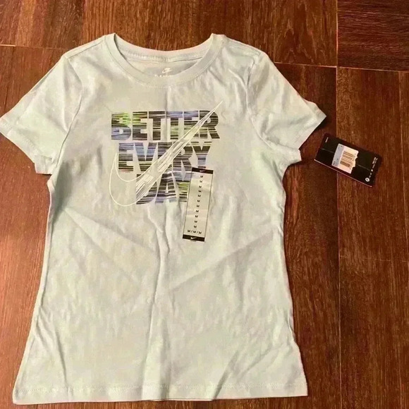 Girls Nike Short Sleeved Tee, M - Picture 1 of 4